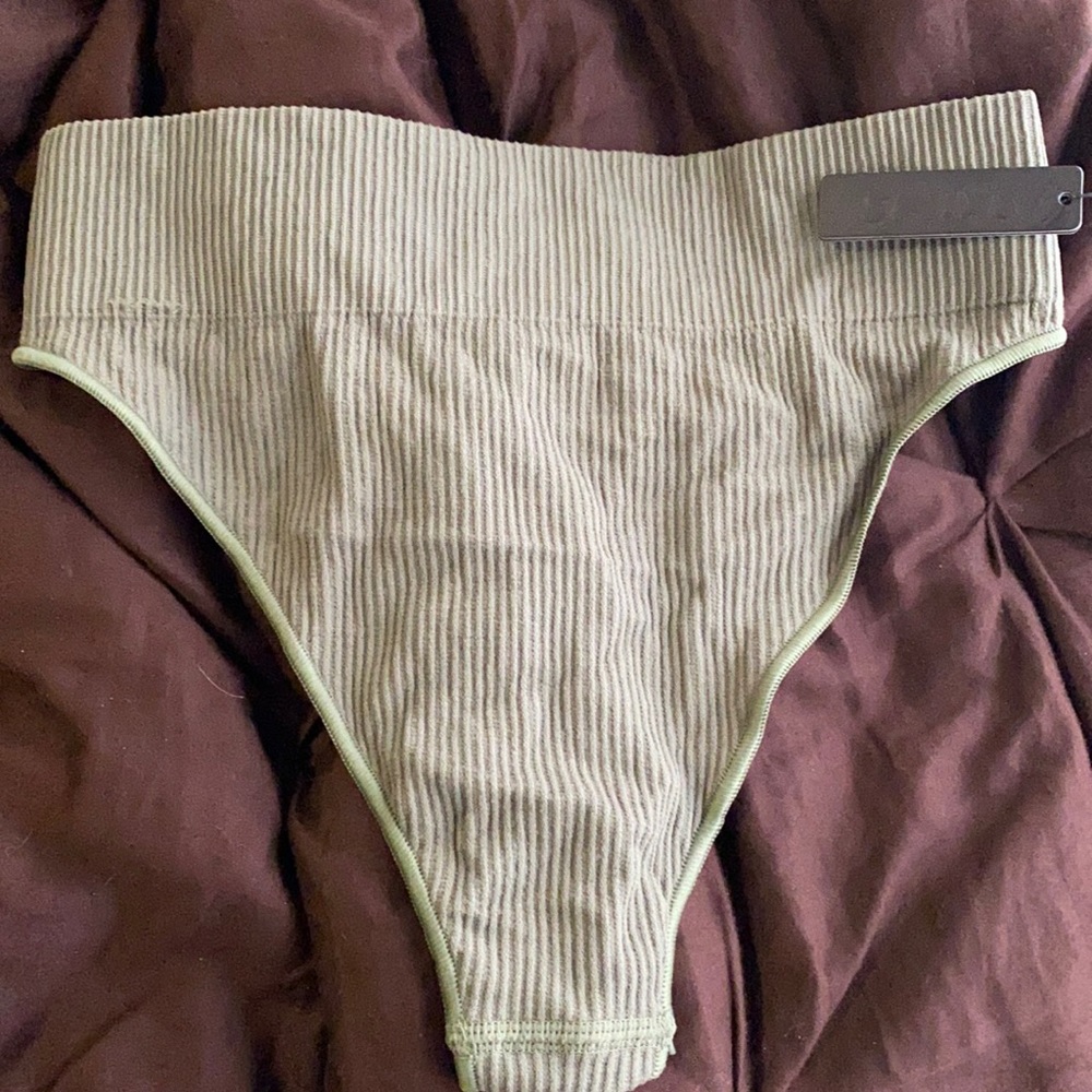 SKIMS seamless rib thong